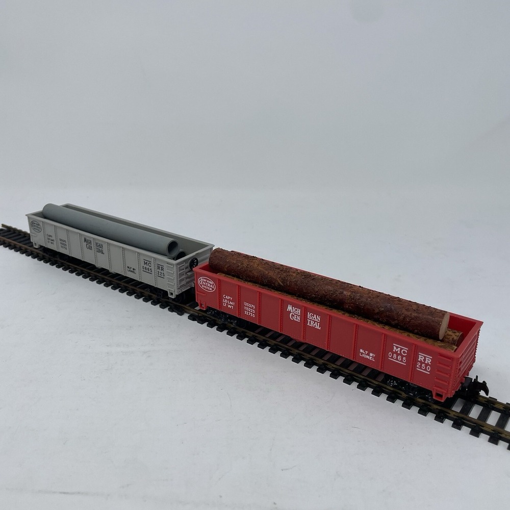 TWO Gondola Cars w/ Loads Vintage Lionel HO Michigan Central Red Gray Logs Pipes